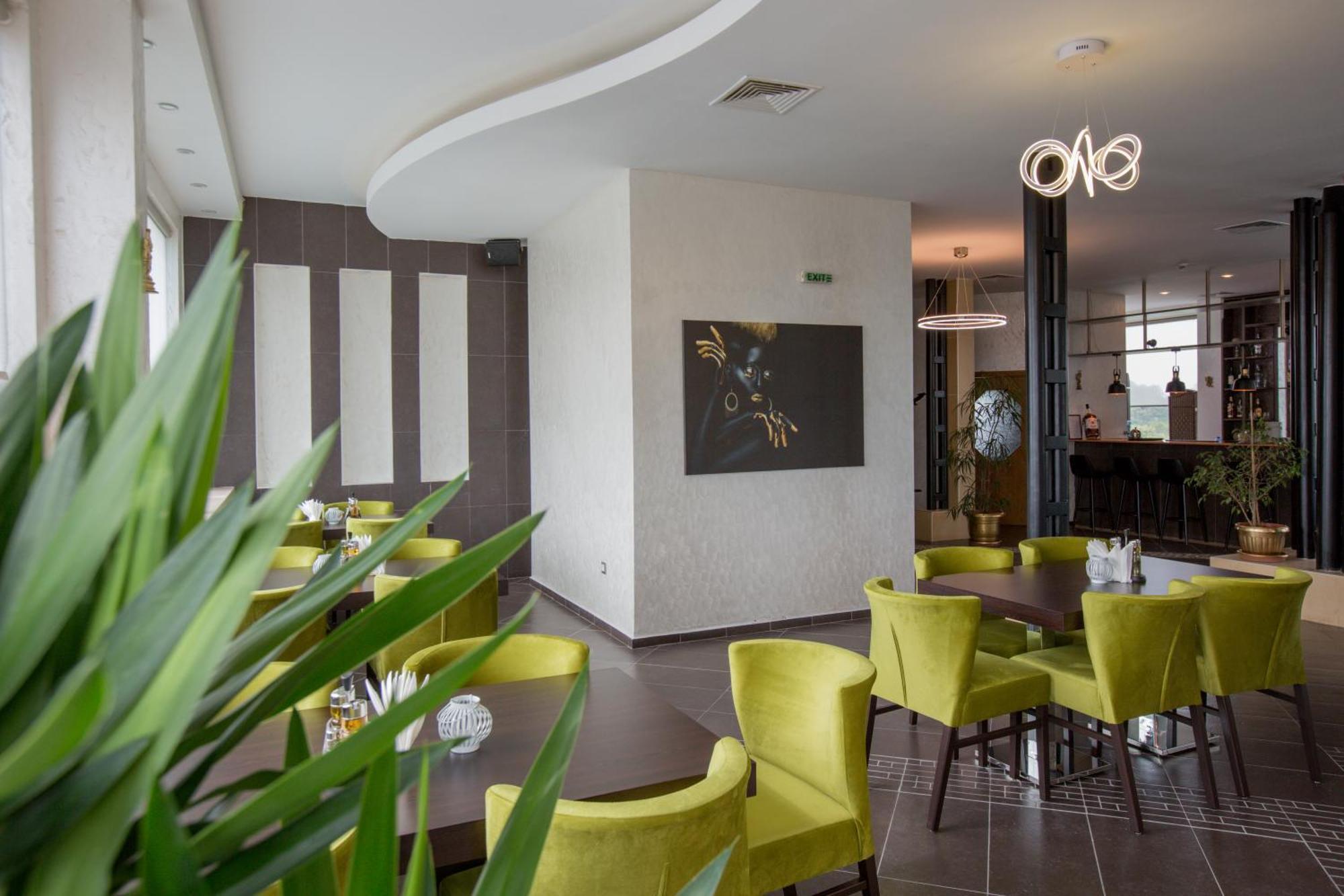 Terra Europe Brontes Hotel Targovishte  Exterior photo